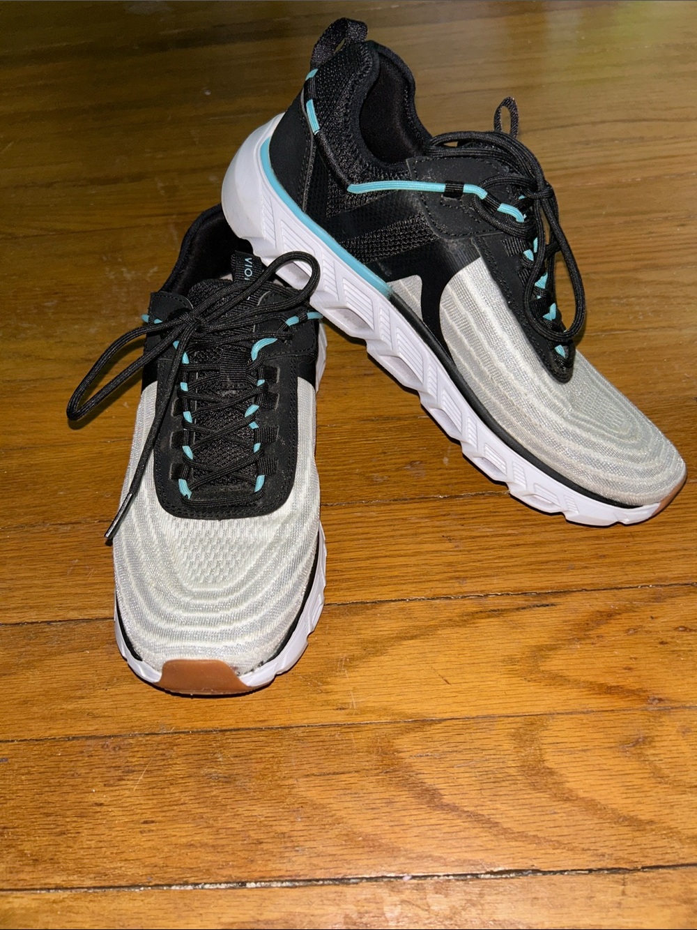 Vionic tennis shoes